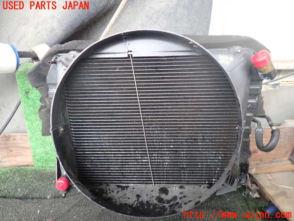 5UPJ-26652321]ハイエースワゴン100系(LH100G)ラジエーター1 (AT用) 中古_m0002.jpg