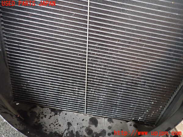 5UPJ-26652321]ハイエースワゴン100系(LH100G)ラジエーター1 (AT用) 中古_m0003.jpg