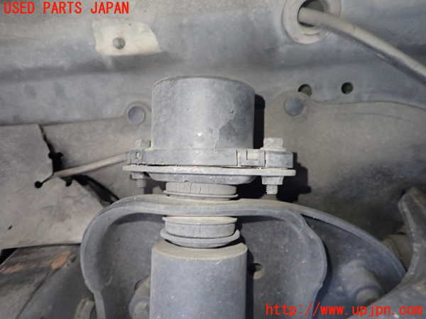 1UPJ-26655060]ハイエースワゴン100系(LH100G)右フロントショックアブソーバー 中古_m0002.jpg