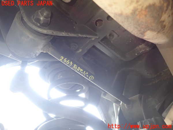 5UPJ-26655146]ハイエースワゴン100系(LH100G)右リアアッパーアーム1 中古_m0001.jpg