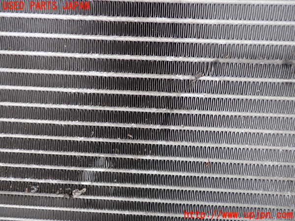 5UPJ-26656031]ハイエースワゴン100系(LH100G)エアコンコンデンサー1 中古_m0003.jpg