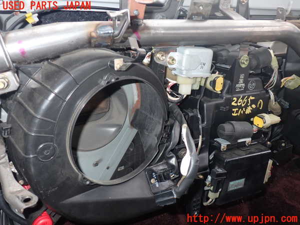 5UPJ-26656081]ハイエースワゴン100系(LH100G)エバポレーター1 (フロント) 中古_m0003.jpg