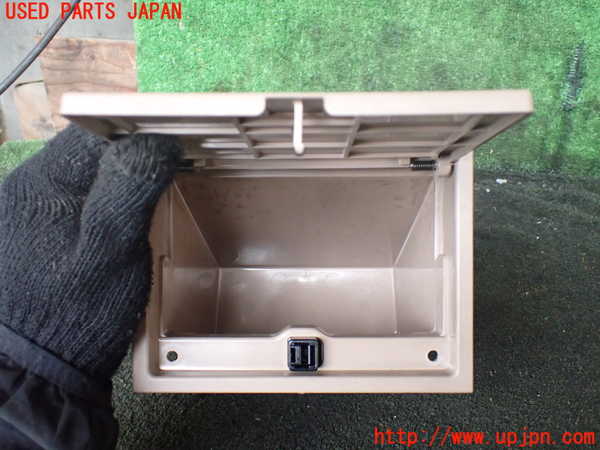 1UPJ-26657841]ハイエースワゴン100系(LH100G)小物入れ1 中古_m0002.jpg
