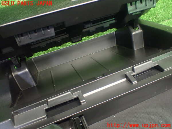 5UPJ-26667841]スペーシア カスタム(MK53S)小物入れ1 中古_m0003.jpg