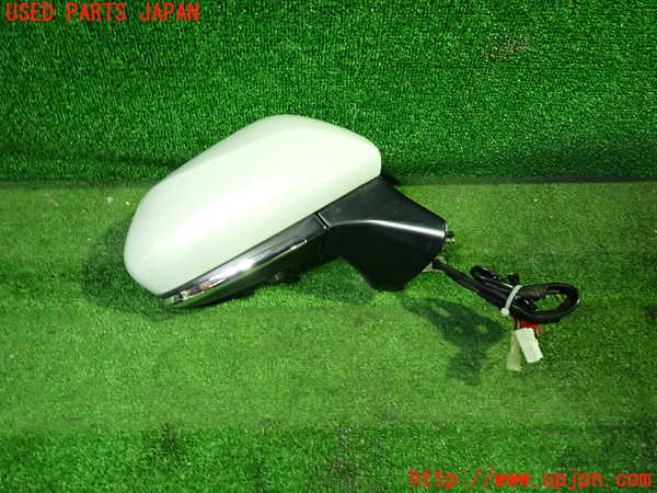 1UPJ-26681210]カムリハイブリッド(AXVH70)右ドアミラー 中古_m0001.jpg