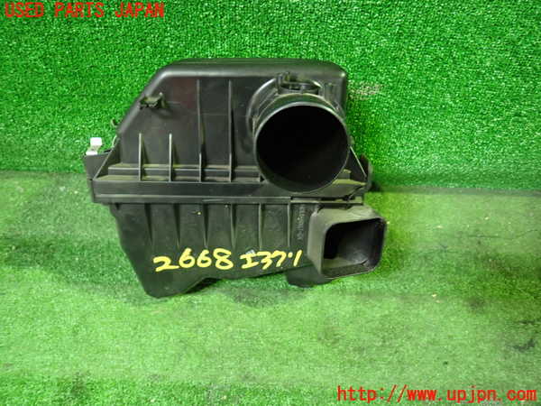 5UPJ-26682560]カムリハイブリッド(AXVH70)エアクリーナーボックス 中古_m0001.jpg