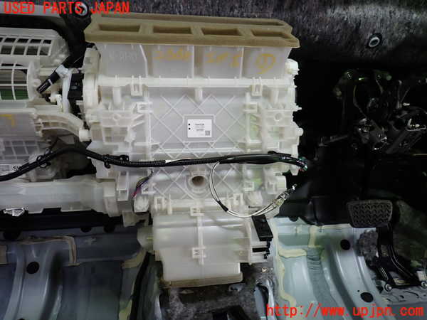 1UPJ-26686081]カムリハイブリッド(AXVH70)エバポレーター1 中古_m0001.jpg