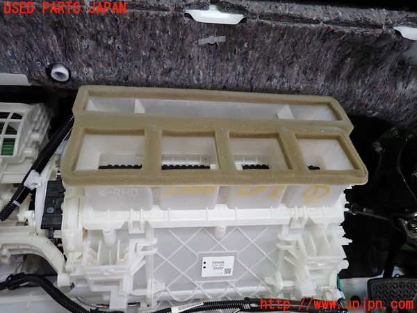 1UPJ-26686081]カムリハイブリッド(AXVH70)エバポレーター1 中古_m0002.jpg