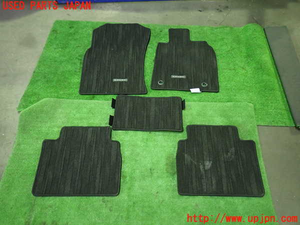 5UPJ-26687800]カムリハイブリッド(AXVH70)フロアマット 中古_m0001.jpg