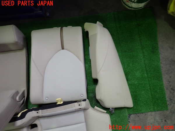 1UPJ-26687385]カムリハイブリッド(AXVH70)リアシート 中古_m0003.jpg