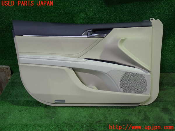 5UPJ-26681264]カムリハイブリッド(AXVH70)左前ドア内張り 中古_m0001.jpg