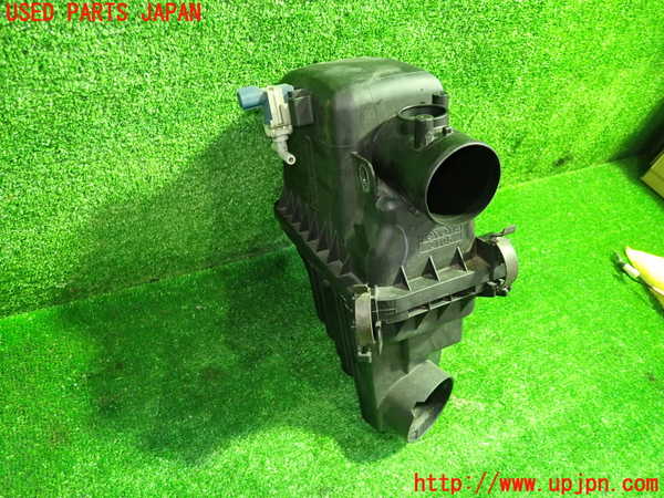1UPJ-26692560]ファンカーゴ(NCP20)エアクリーナーボックス 中古_m0002.jpg