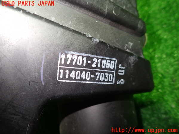 1UPJ-26692560]ファンカーゴ(NCP20)エアクリーナーボックス 中古_m0003.jpg