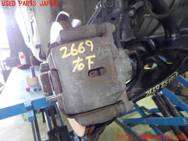 5UPJ-26694080]ファンカーゴ(NCP20)右フロントキャリパー 中古_m0001.jpg