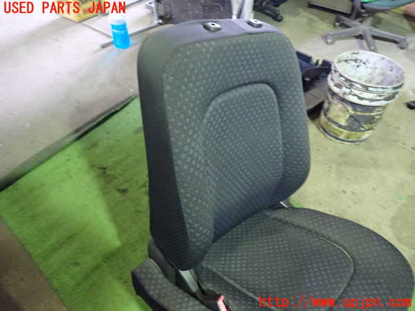 1UPJ-26697065]ファンカーゴ(NCP20)助手席シート 中古_m0002.jpg