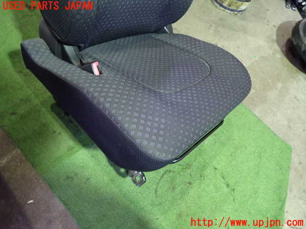 1UPJ-26697065]ファンカーゴ(NCP20)助手席シート 中古_m0003.jpg