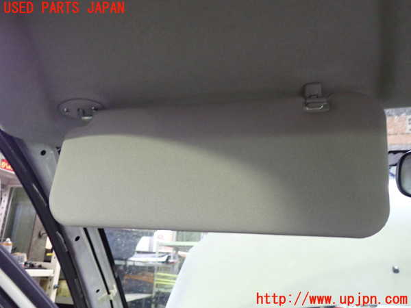 5UPJ-26697630]ファンカーゴ(NCP20)室内サンバイザー左側 中古_m0002.jpg