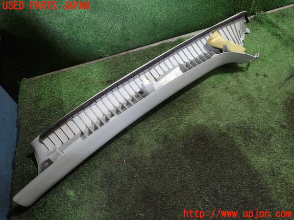 5UPJ-26707655]ランエボ10(CZ4A)右フロントピラートリム 中古_m0002.jpg