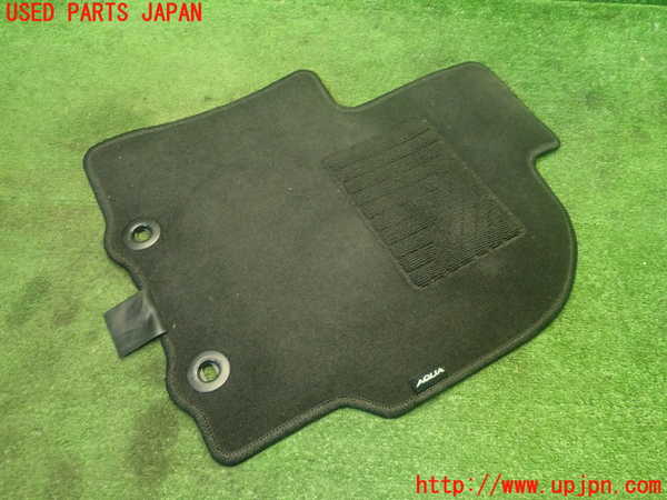 5UPJ-26727800]アクア(AQUA)(MXPK11)フロアマット 中古_m0003.jpg