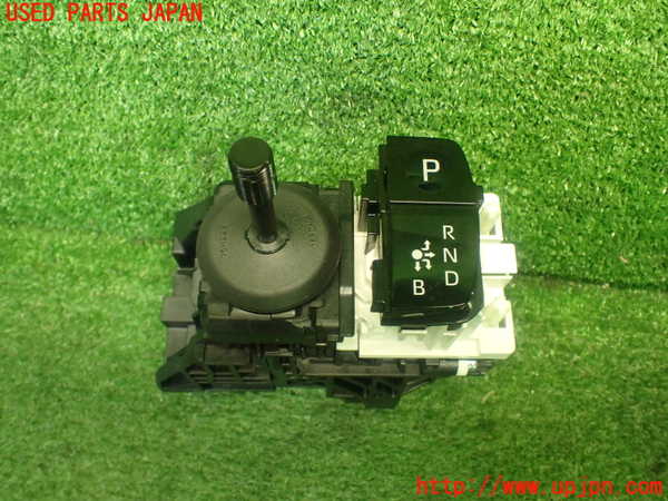1UPJ-26727555]アクア(AQUA)(MXPK11)ATシフトレバー 中古_m0001.jpg