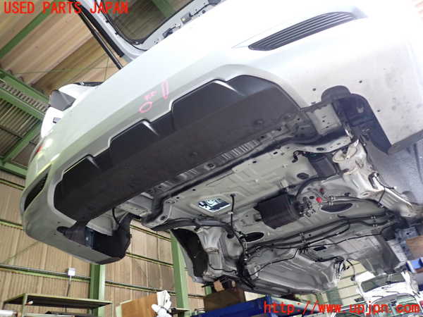2UPJ-26731610]アウトランダーPHEV(GN0W)リアバンパー 中古_m0005.jpg