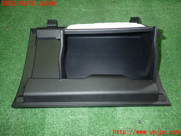 2UPJ-26737516]アウトランダーPHEV(GN0W)グローブボックス1 中古_m0003.jpg
