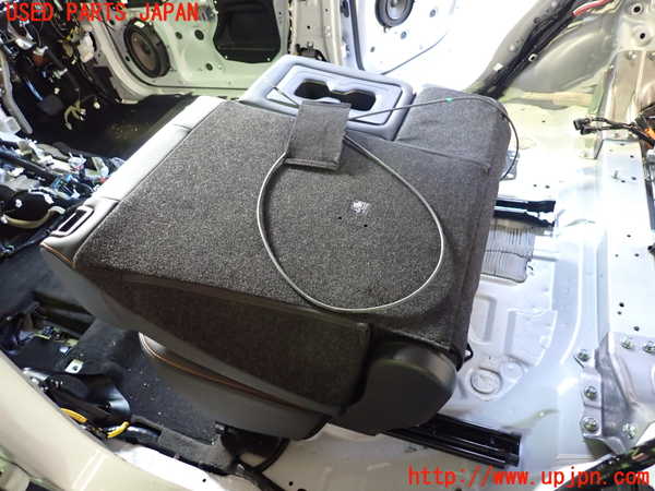2UPJ-26737175]アウトランダーPHEV(GN0W)左2列目シート 中古_m0004.jpg
