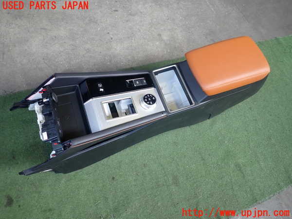2UPJ-26737540]アウトランダーPHEV(GN0W)センターコンソール 中古_m0001.jpg