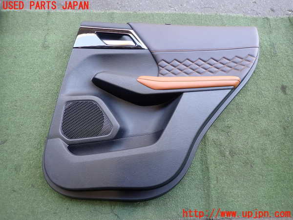 2UPJ-26731294]アウトランダーPHEV(GN0W)右後ドア内張り 中古_m0001.jpg