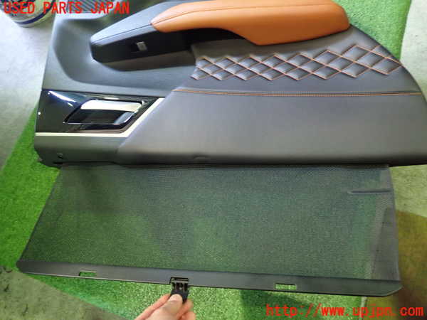 2UPJ-26731324]アウトランダーPHEV(GN0W)左後ドア内張り 中古_m0002.jpg