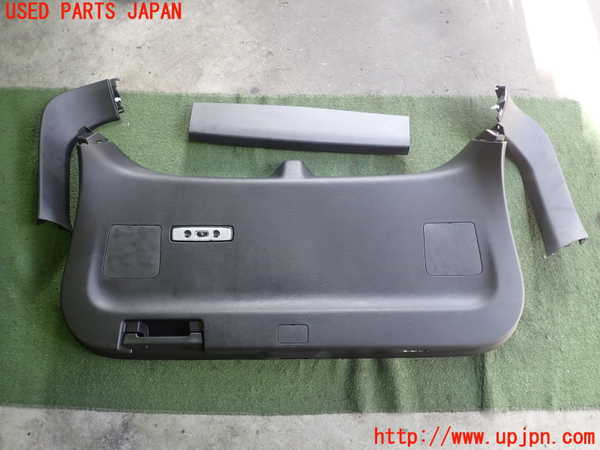 2UPJ-26731578]アウトランダーPHEV(GN0W)バックドア内張り 中古_m0001.jpg