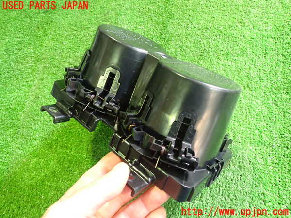 2UPJ-26737810]アウトランダーPHEV(GN0W)ドリンクホルダー 中古_m0002.jpg