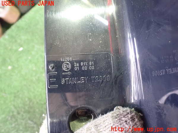 2UPJ-26741530]アウトランダーPHEV(GG2W)右テールランプ 中古_m0002.jpg