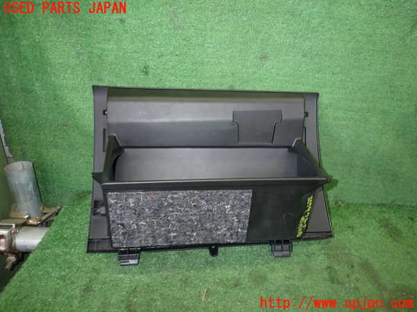 2UPJ-26747516]アウトランダーPHEV(GG2W)グローブボックス1 中古_m0003.jpg