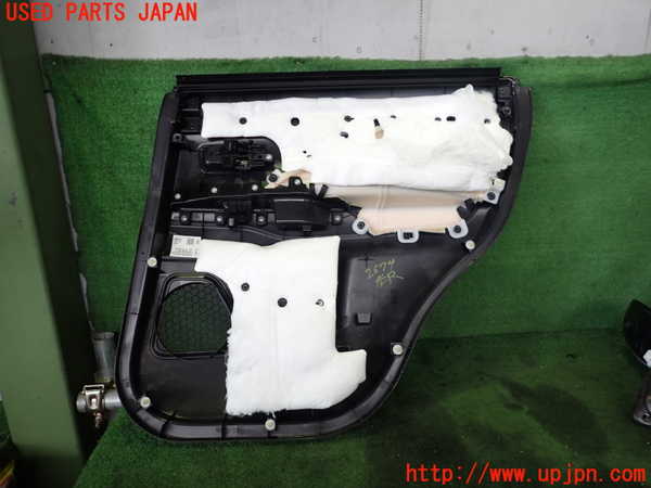 2UPJ-26741324]アウトランダーPHEV(GG2W)左後ドア内張り 中古_m0003.jpg