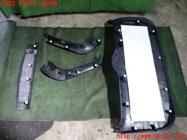 2UPJ-26741578]アウトランダーPHEV(GG2W)バックドア内張り 中古_m0002.jpg