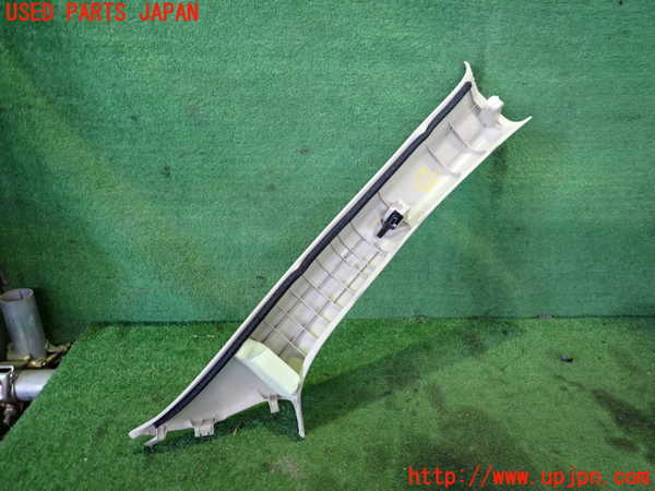 2UPJ-26747660]アウトランダーPHEV(GG2W)左フロントピラートリム 中古_m0002.jpg