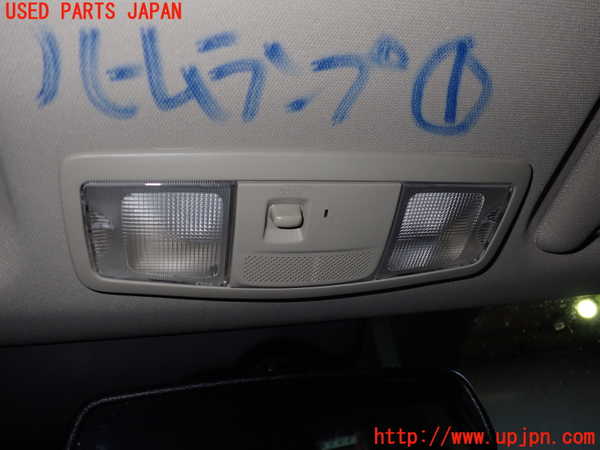 2UPJ-26746411]アウトランダーPHEV(GG2W)ルームランプ1 (1列目真中) 中古_m0001.jpg