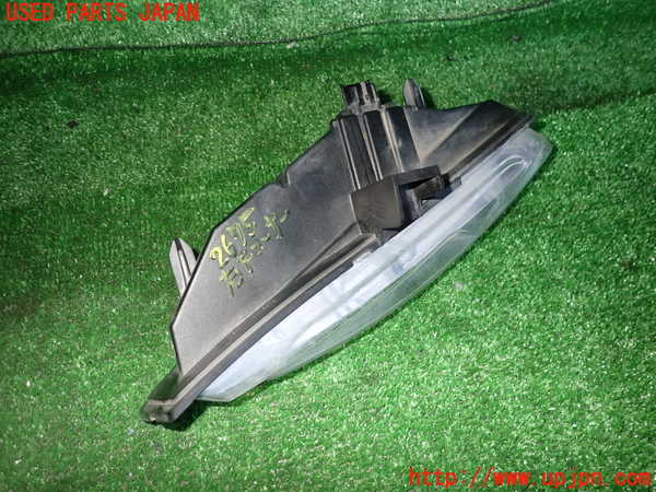 2UPJ-26751150]ルノー・ルーテシア(RM5M1)右コーナーランプ 中古_m0002.jpg