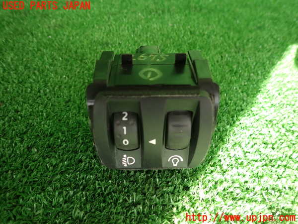 2UPJ-26756306]ルノー・ルーテシア(RM5M1)スイッチ1 (ヘッドランプレベリング イルミ) 中古_m0001.jpg