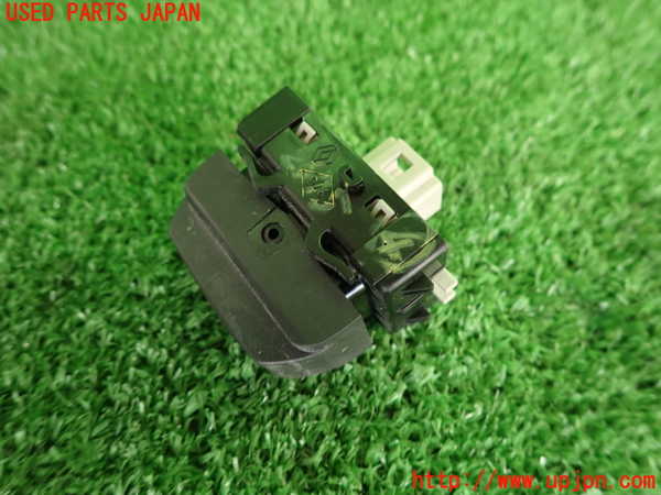 2UPJ-26756309]ルノー・ルーテシア(RM5M1)スイッチ4 (クルーズコントロール) 中古_m0002.jpg