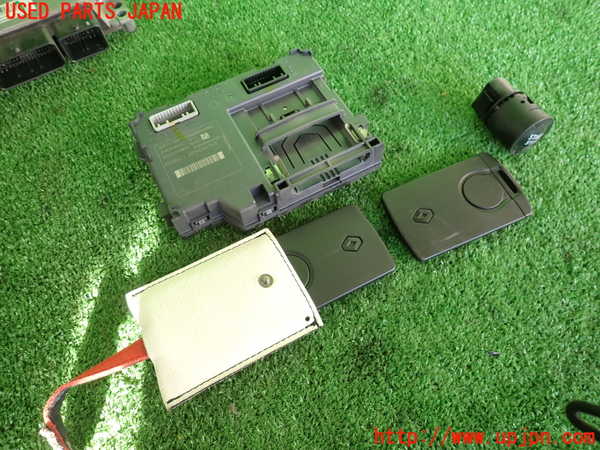 2UPJ-26756110]ルノー・ルーテシア(RM5M1)エンジンコンピューター 中古_m0003.jpg