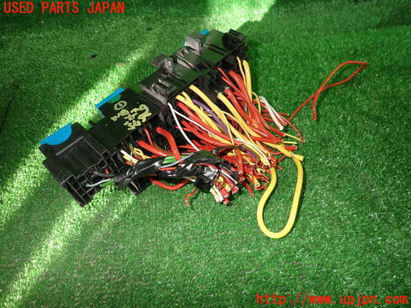 2UPJ-26756741]ルノー・ルーテシア(RM5M1)ヒューズボックス1 中古_m0002.jpg