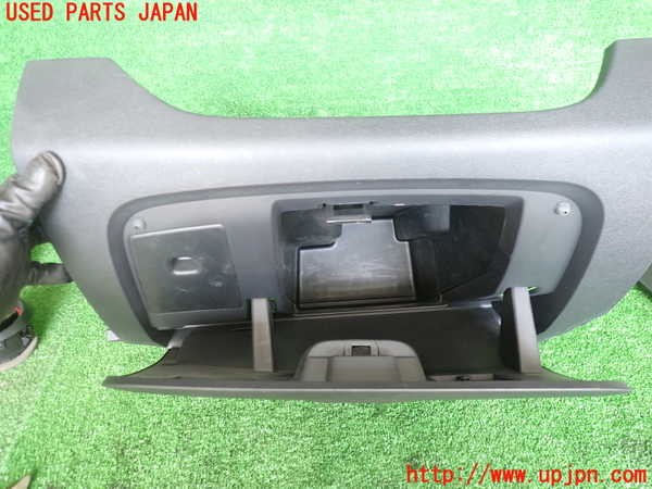2UPJ-26757516]ルノー・ルーテシア(RM5M1)グローブボックス1 中古_m0002.jpg