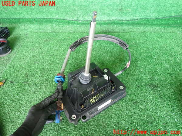 2UPJ-26757555]ルノー・ルーテシア(RM5M1)ATシフトレバー 中古_m0001.jpg
