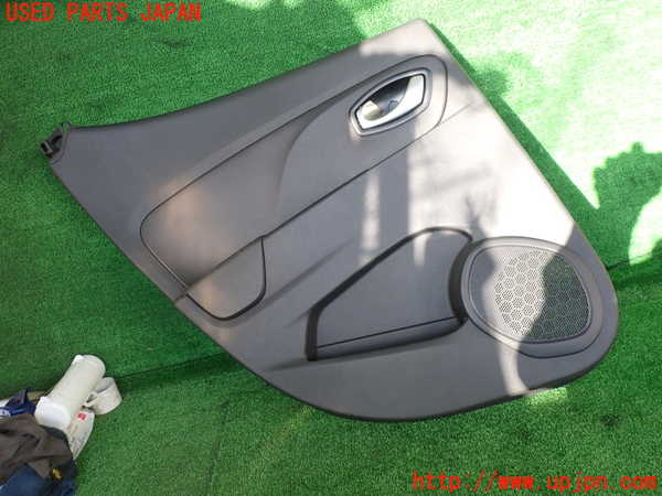 2UPJ-26751324]ルノー・ルーテシア(RM5M1)左後ドア内張り 中古_m0001.jpg