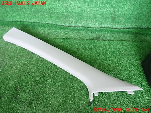 2UPJ-26757660]ルノー・ルーテシア(RM5M1)左フロントピラートリム 中古_m0001.jpg