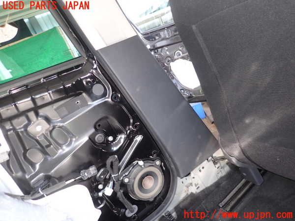 2UPJ-26757670]ルノー・ルーテシア(RM5M1)左センターピラートリム 中古_m0003.jpg