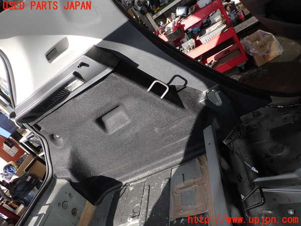 2UPJ-26757680]ルノー・ルーテシア(RM5M1)左リアピラートリム 中古_m0003.jpg