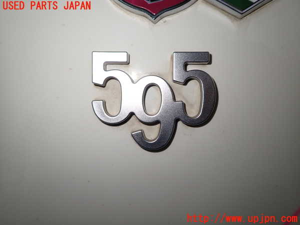 5UPJ-26771632]アバルト・595(31214T)エンブレム2 中古_m0003.jpg